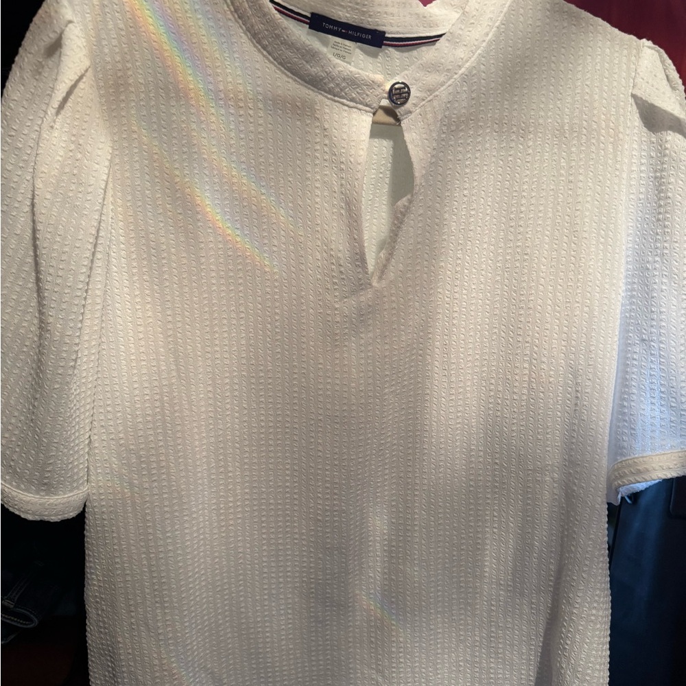 Tommy Hilfiger White Blouse with Mandarin Collar and Relaxed Fit